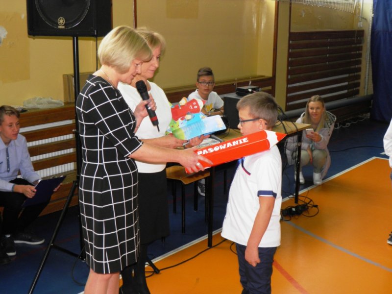 Pasowanie na ucznia klasy I.